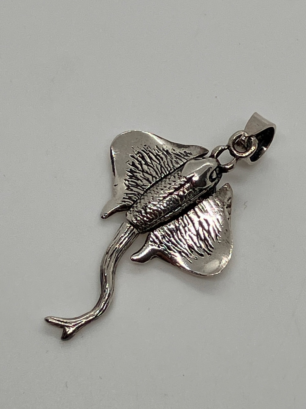 Vtg 925 Sterling Silver Articulated Manta Ray Moving Necklace Pendant
